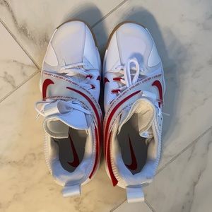 Nike HYPERSET volleyball shoes Never been worn...